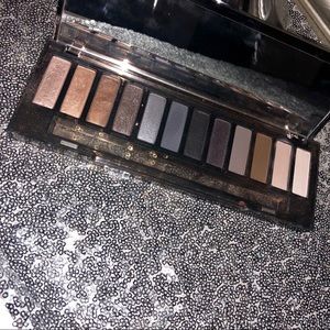 Urban Decay Naked Smoky Palette (lightly Swatched)